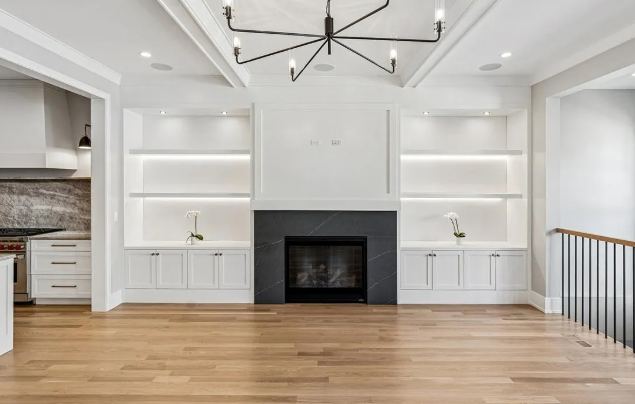 1932 W Wolfram St, Chicago, IL 60657