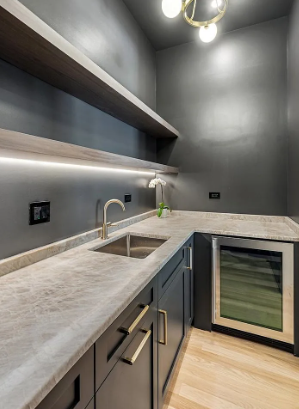 1932 W Wolfram St, Chicago, IL 60657