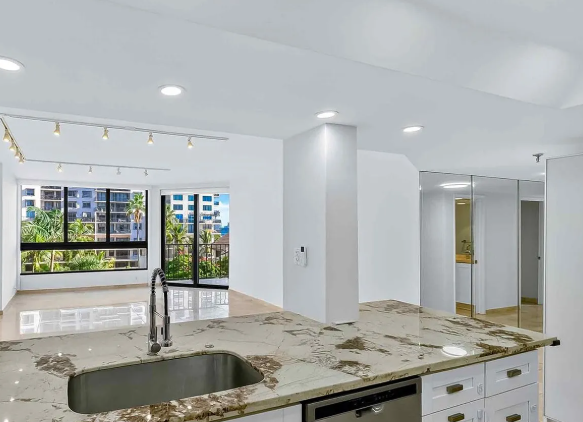 520 Brickell Key Dr APT A604, Miami, FL 33131