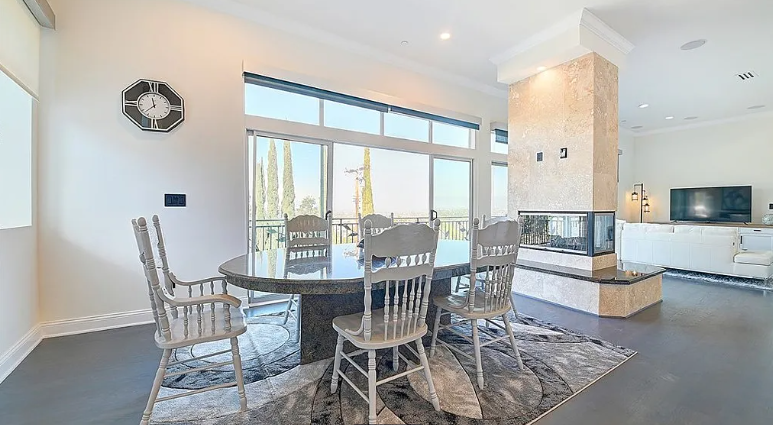 3952 Oakfield Dr, Sherman Oaks, CA 91423