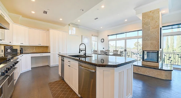 3952 Oakfield Dr, Sherman Oaks, CA 91423