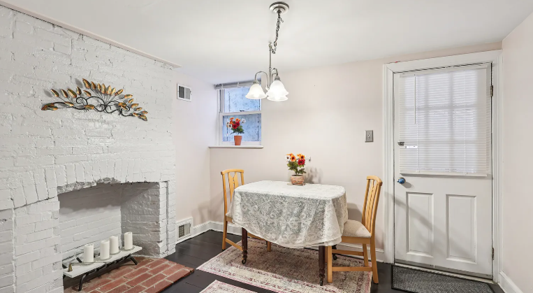 523 S Leithgow St, Philadelphia, PA 19147