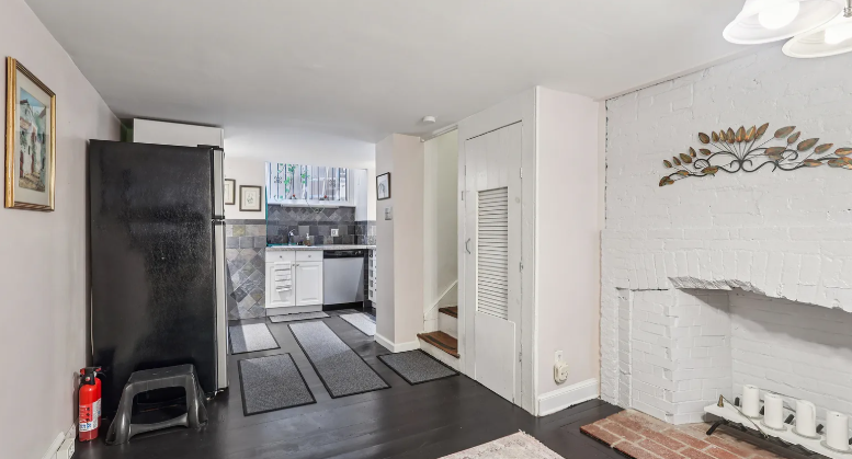 523 S Leithgow St, Philadelphia, PA 19147