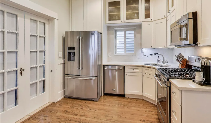 4633 W Grace St, Chicago, IL 60641