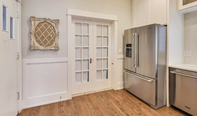 4633 W Grace St, Chicago, IL 60641