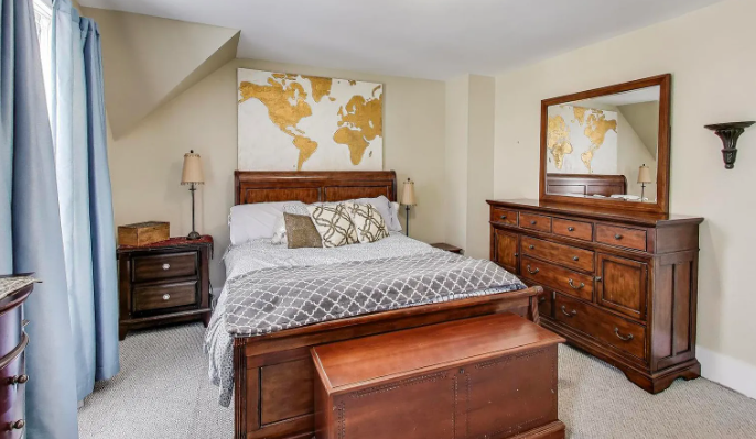 4633 W Grace St, Chicago, IL 60641